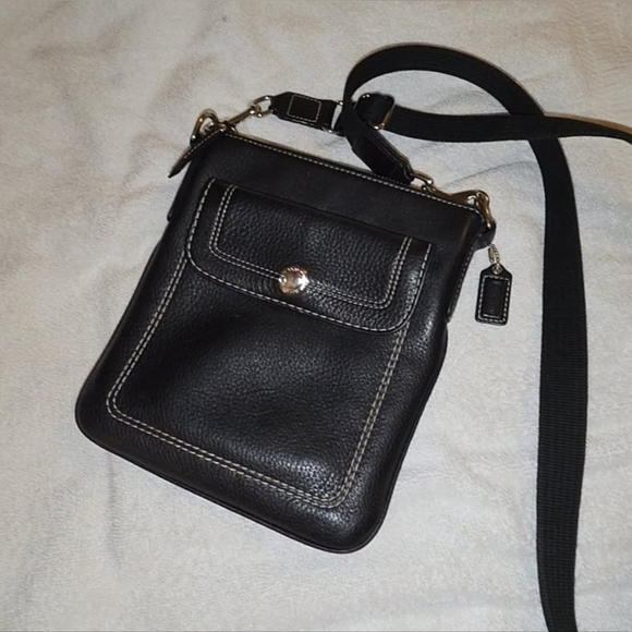 faux coach Handbags - Vintage Black Leather Crossbody Bag - Silver Hardware - Good Condition